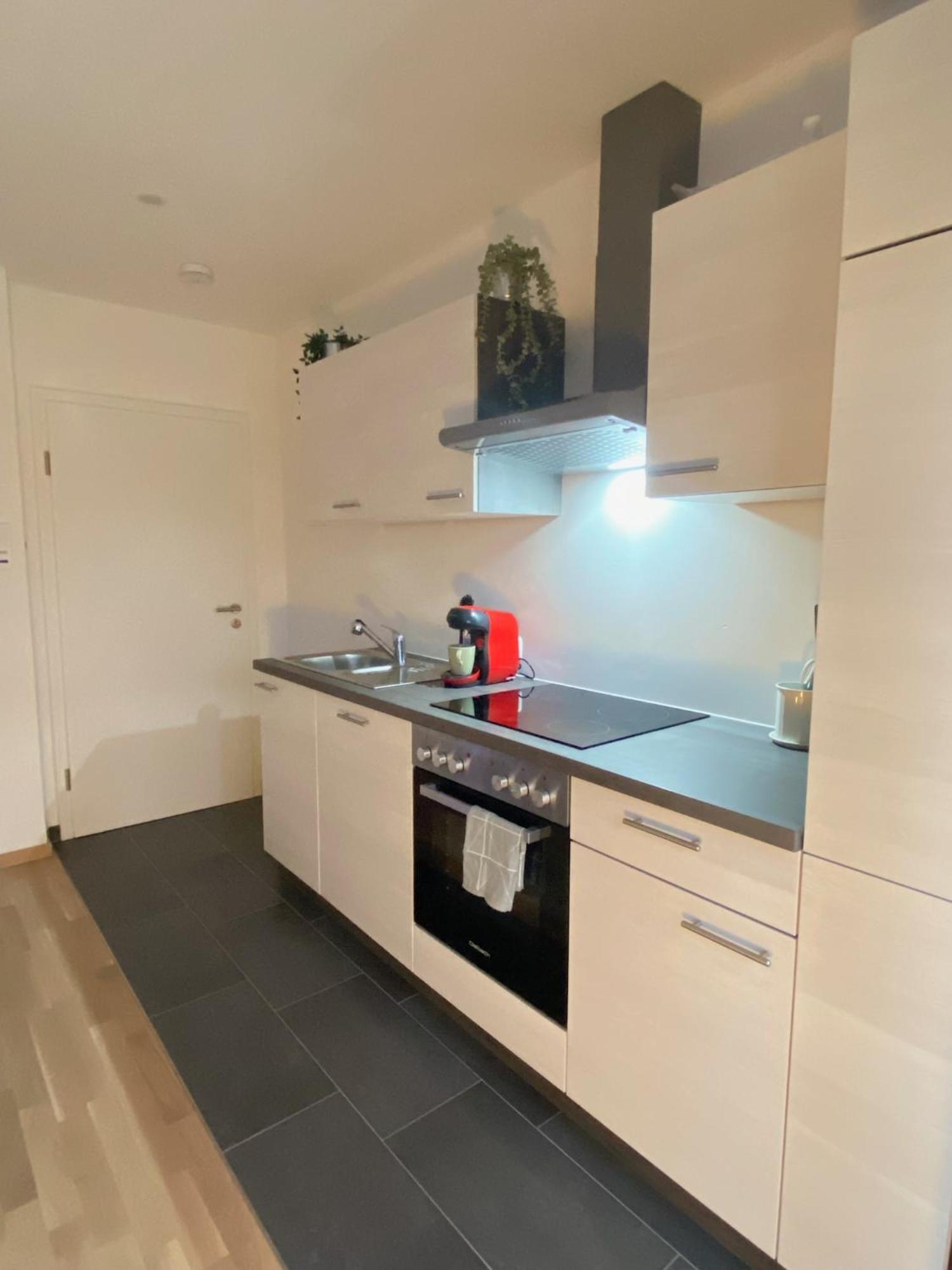 Charmantes Studio-Apartment Im Herzen Von Neureut - Fussbodenheizung, Regendusche, Waschmaschine, Stellplatz Karlsruhe Bagian luar foto